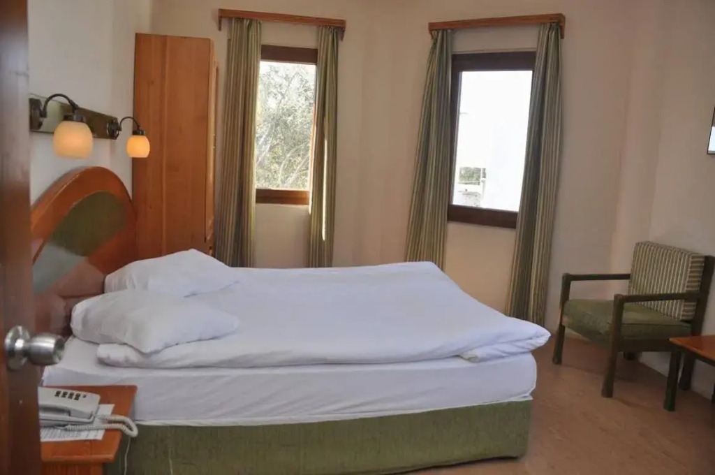 Eden Hotel