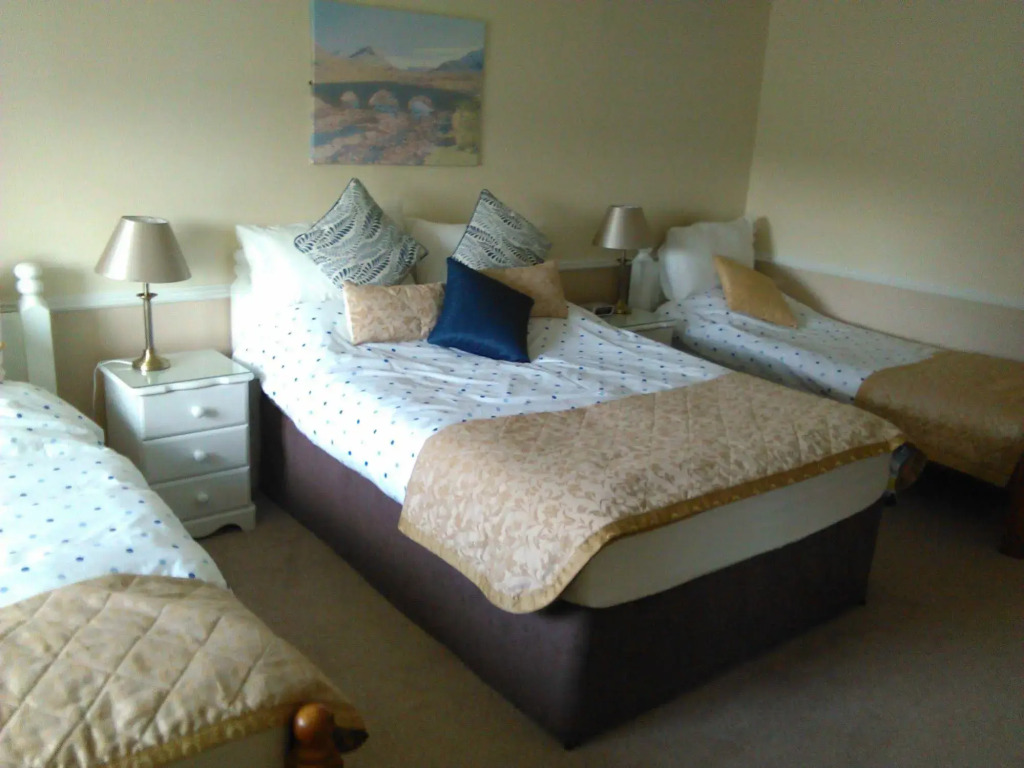 Meadhon Guest House