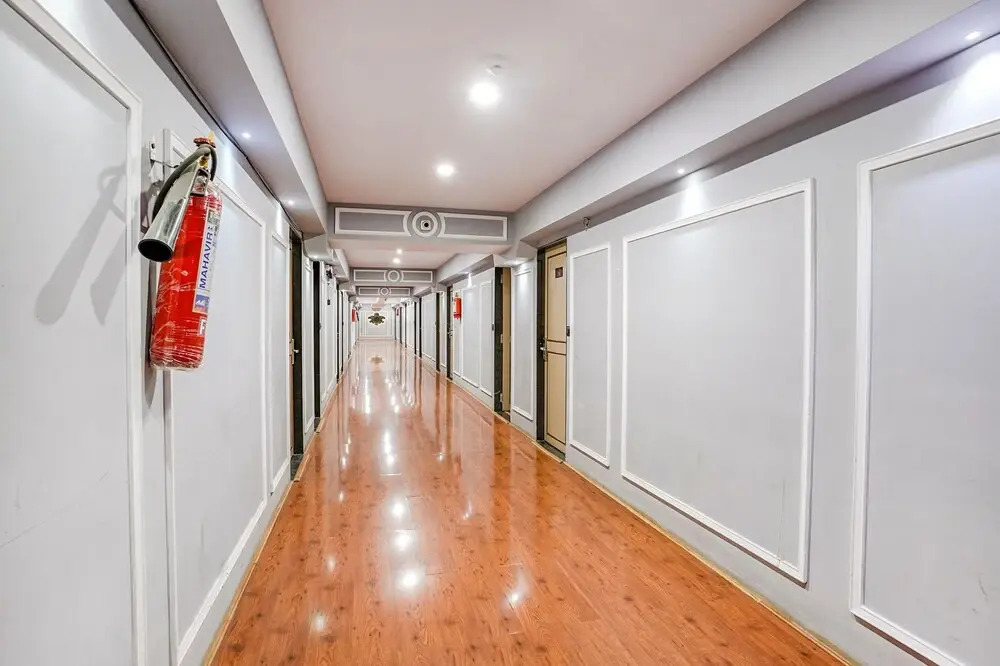 Fabhotel Crescent