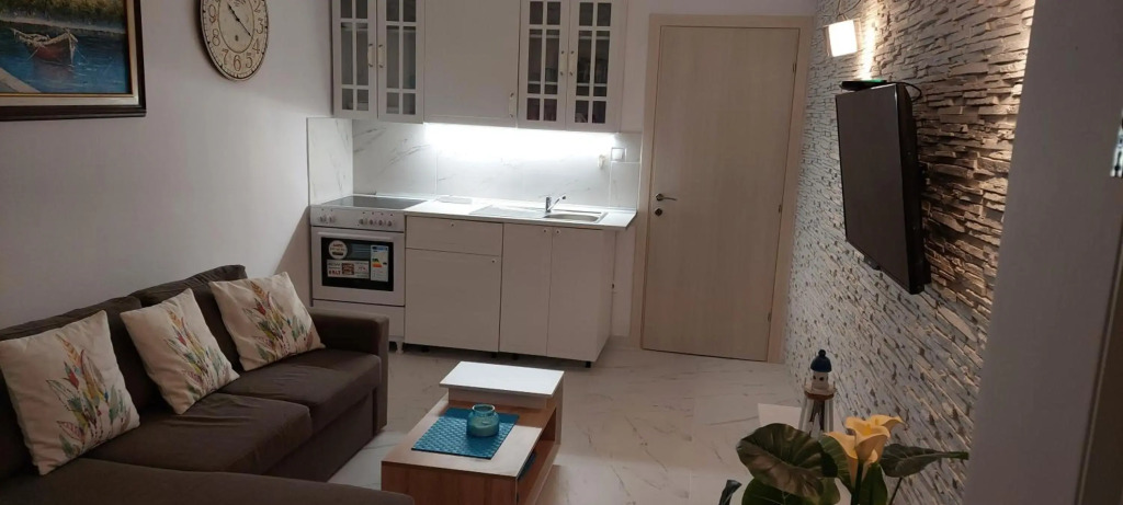 Lovely 1-bed Apartment in Perea