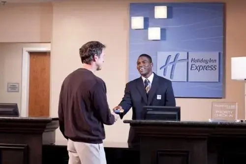 Holiday Inn Express & Suites Clinton by IHG