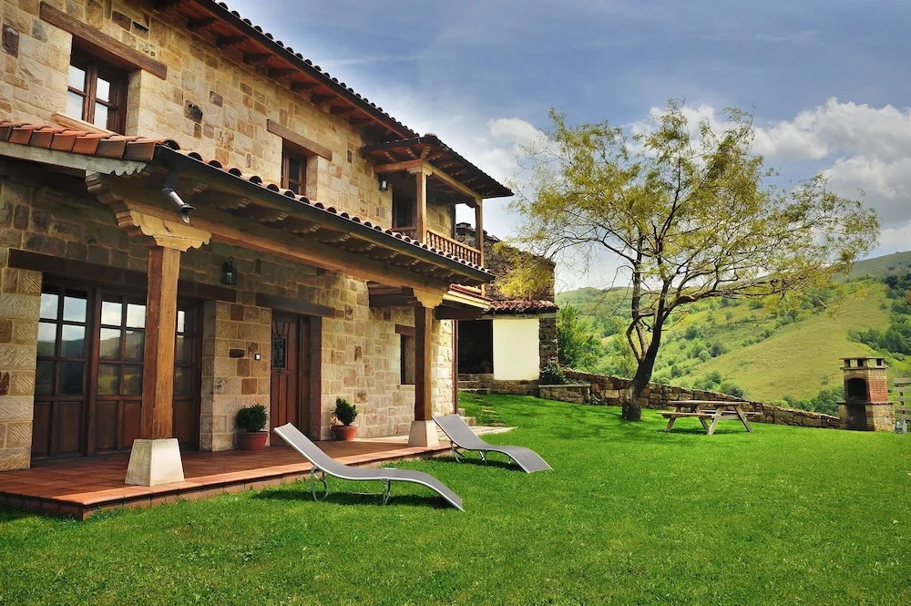 La Casa de Bustantegua
