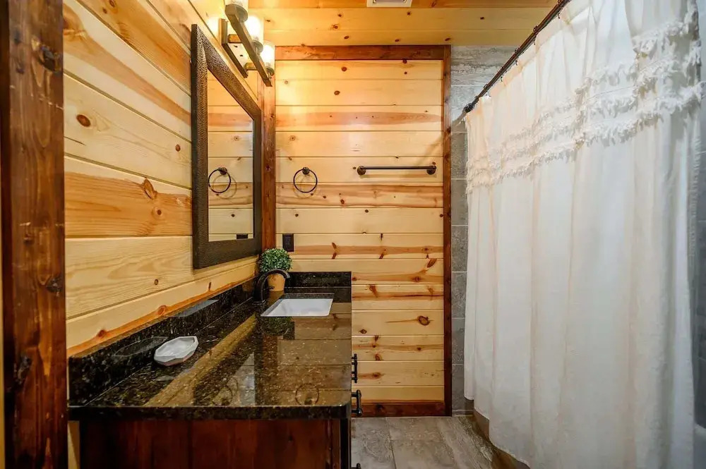 Sugar Mama Cabin for 10!