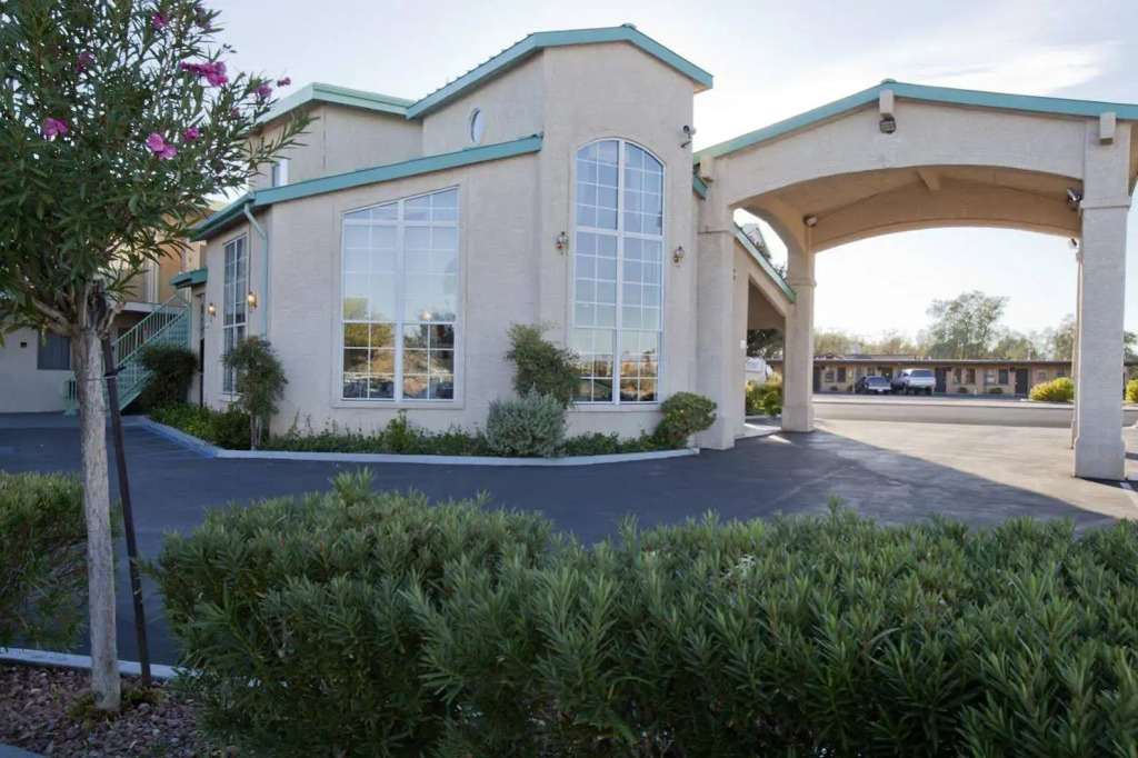 Best Western China Lake Inn