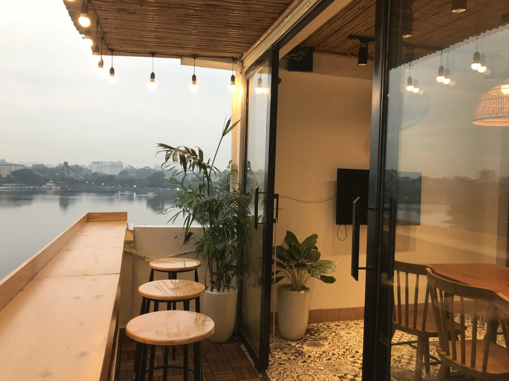 The Autumn Homestay
