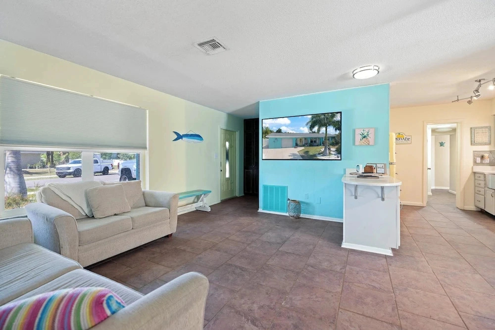 Heated Pool & Boat Dock! Port Charlotte Getaway