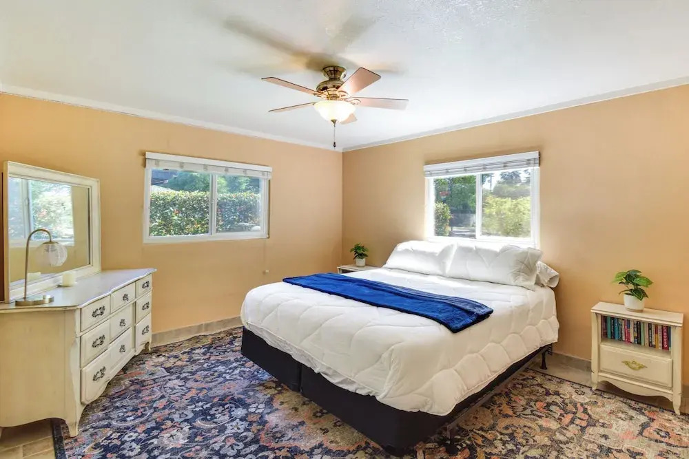 8 Mi to Dtwn: Spacious Home w/ Fire Pit in Fresno!