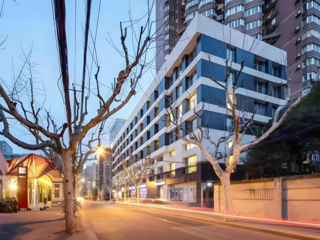 BaseLIVING Wending Serviced Apartment