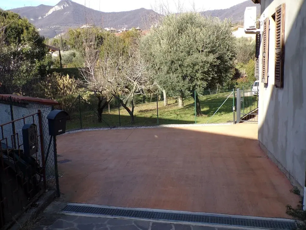 Elegant Holiday Home in Salò Near Lake Beach