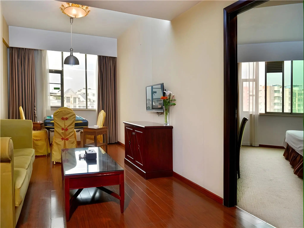 Vienna Hotel Meizhou Mei County Airport
