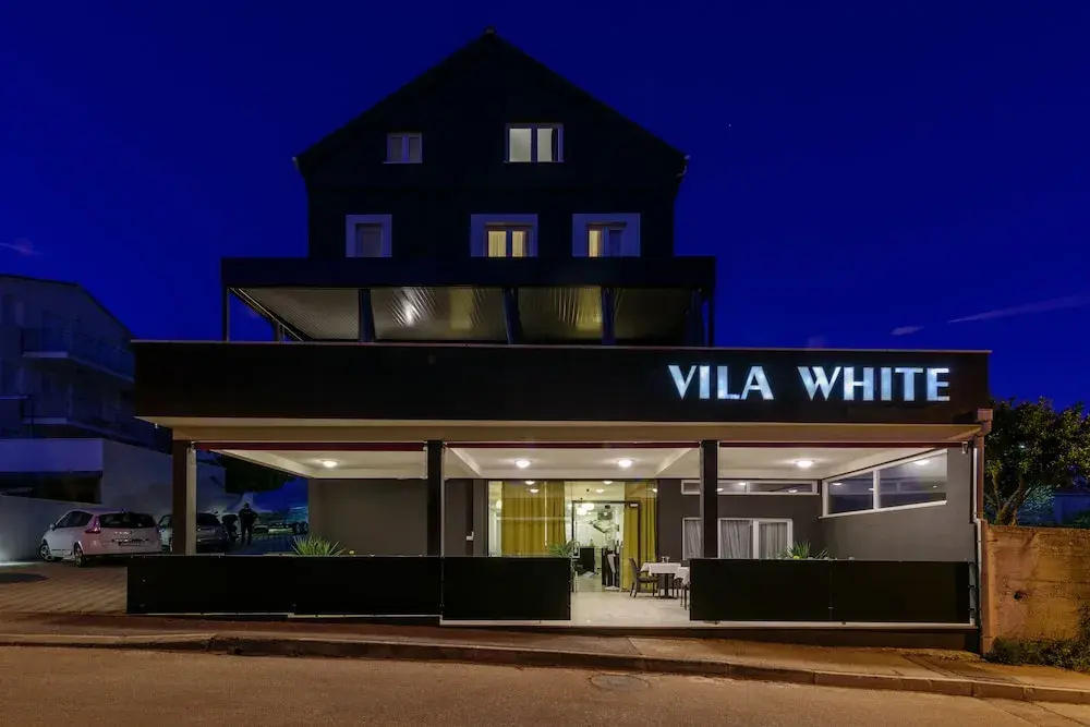 Vila White