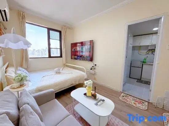 Sanqiu Homestay (Jianghan Road Pedestrian Street)