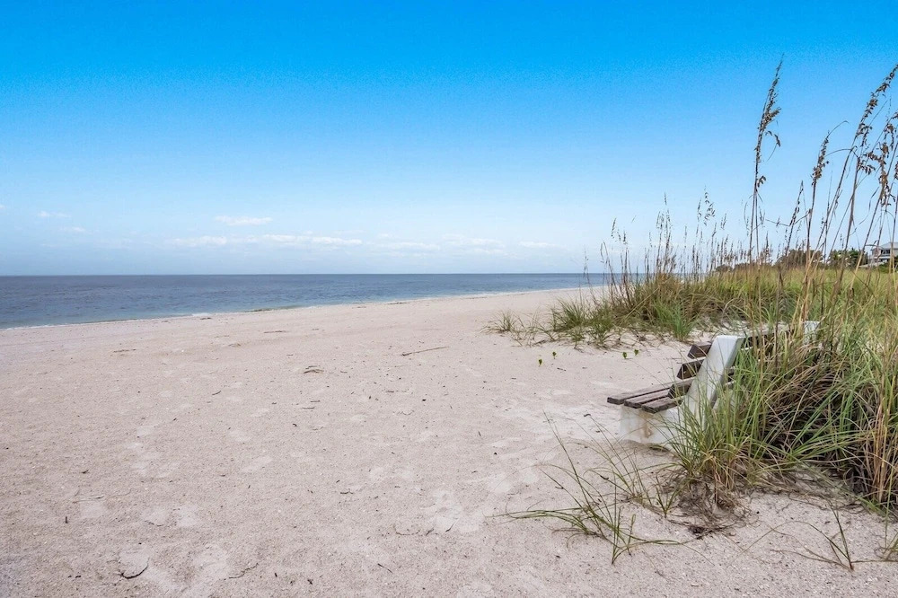 Waters Edge 104s 2 Bedroom Condo by RedAwning