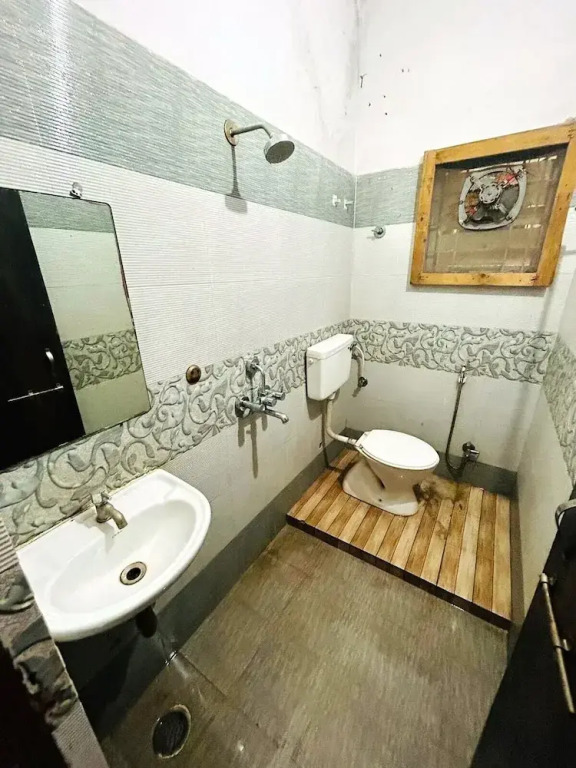 Oyo 22475 Jalsa Guest House