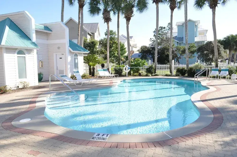 Sea Brees Crystal Shores