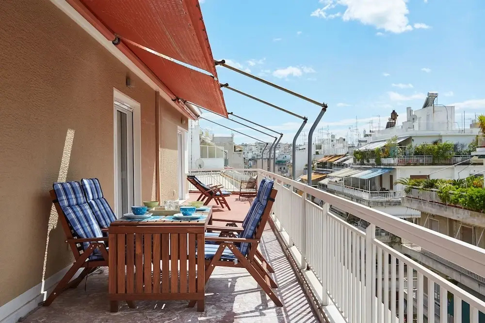 Fabulous 3BD Apt close to Kalimarmaro