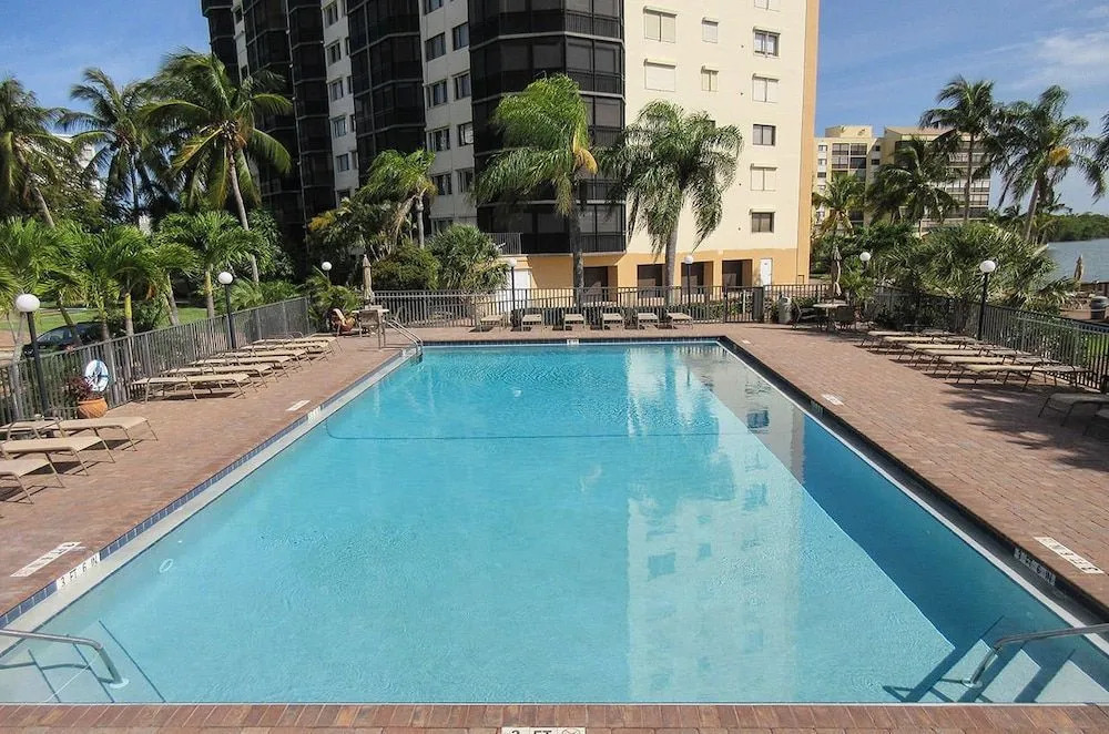 Harbour Pointe North 127 - 2 Br Condo