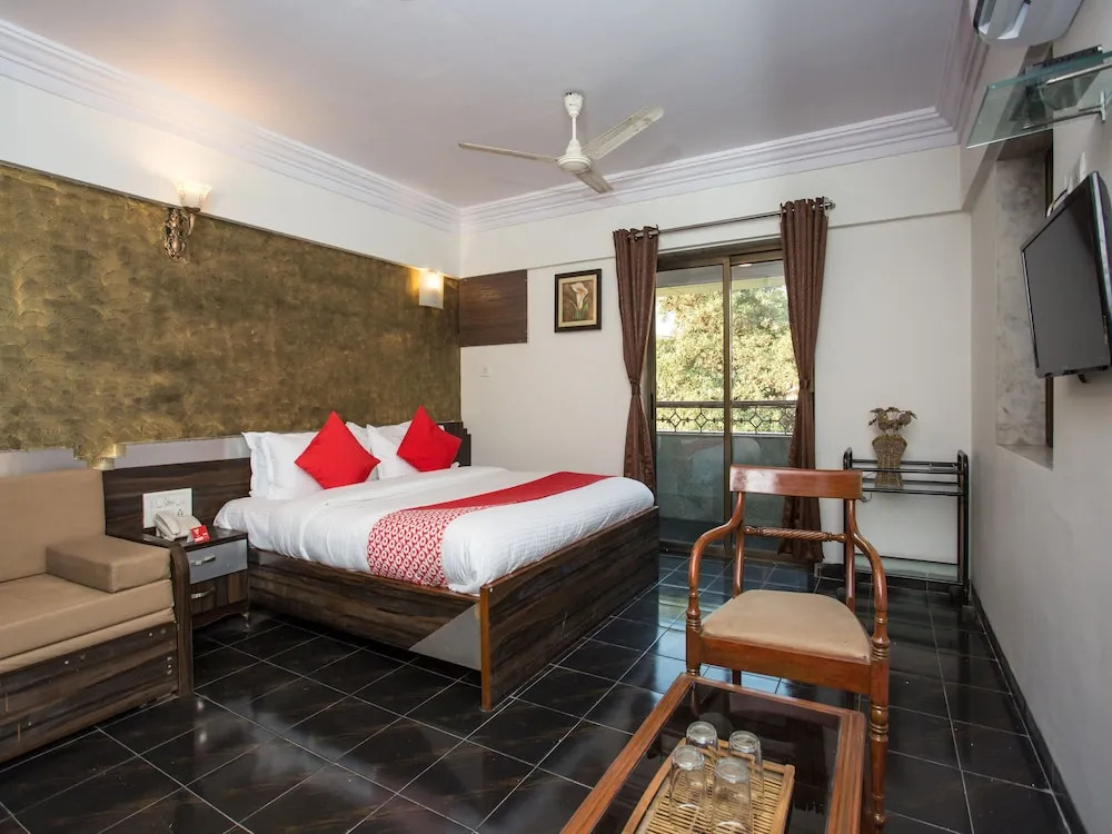 OYO 12078 Hotel Suncity