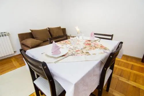Guest House Anina Kuća