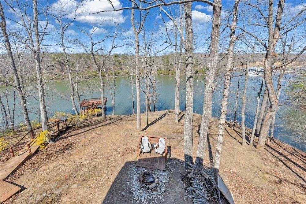 Whisper Haven - Private Dock & Pet Friendly