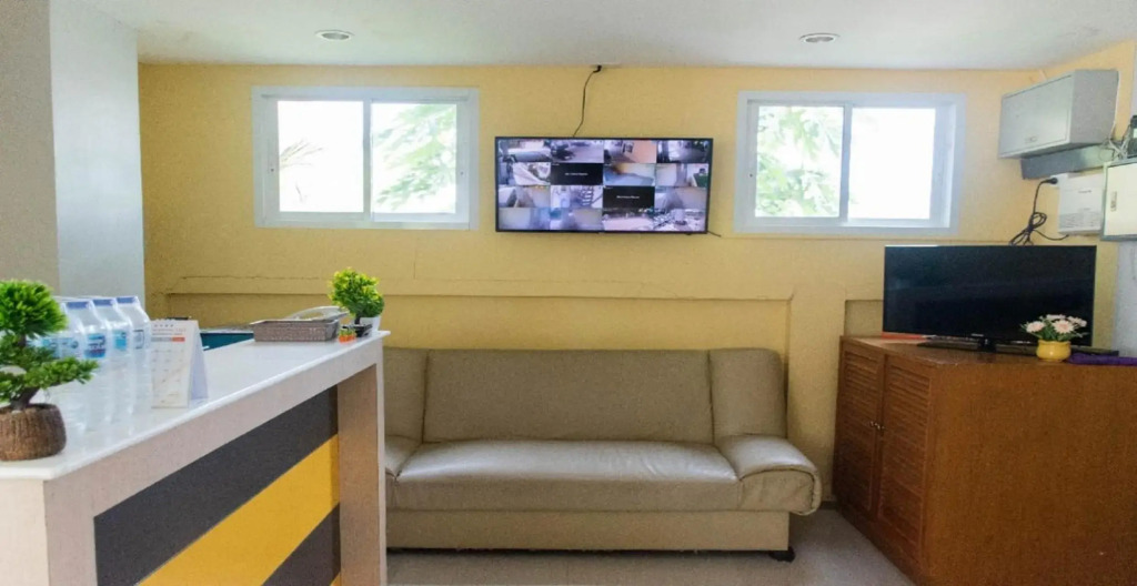 Suree Place Hostel