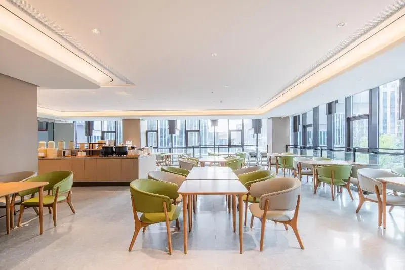 Hefei South Station Fengyue Holiday Hotel