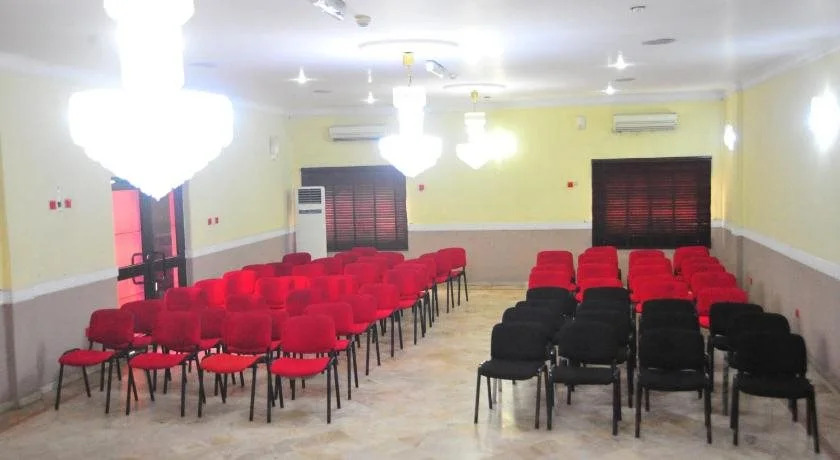 Peemos Place Warri