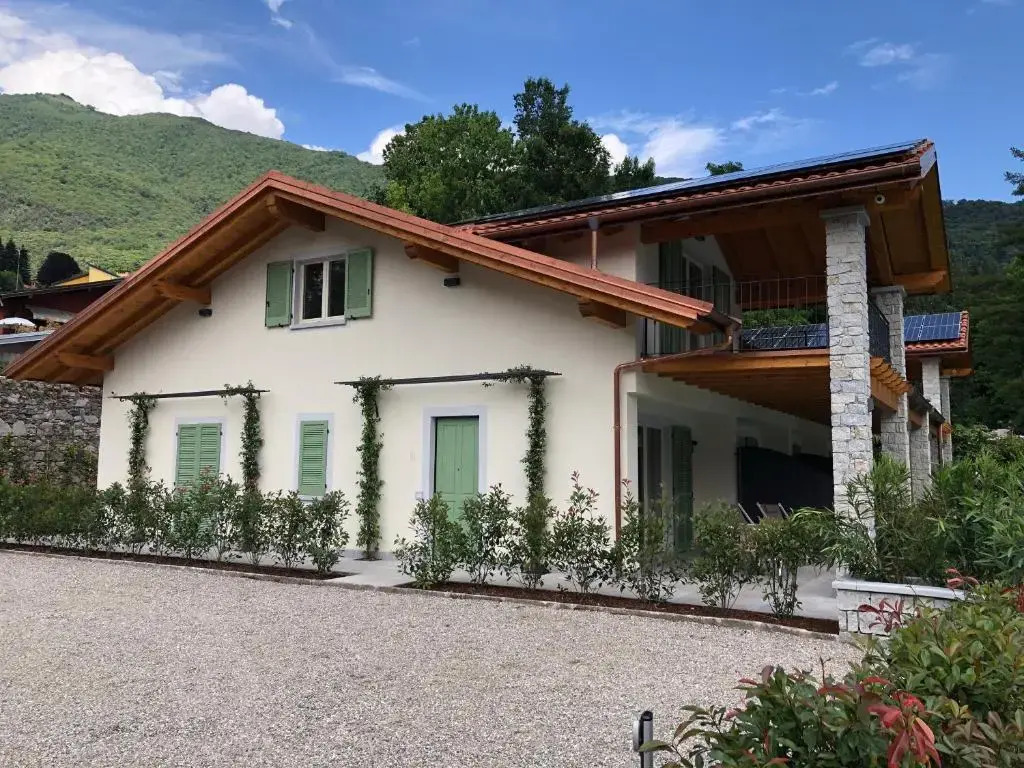 House & Pool