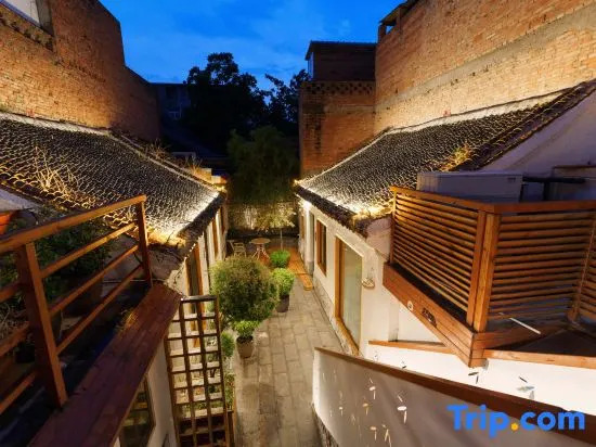 Homestay by Drum Tower
