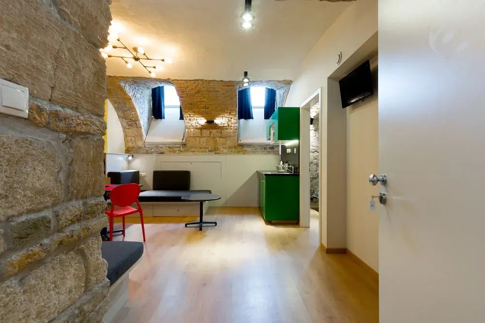 Dice Apartments