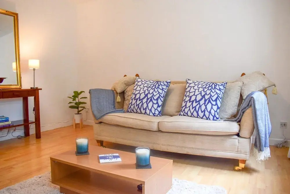 Bright Apartment in Stockbridge, Edinburgh