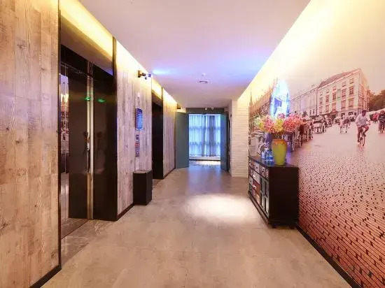 Tiangang Manfei Hotel (Ningbo Southern Business District Luomeng Universal City Store)