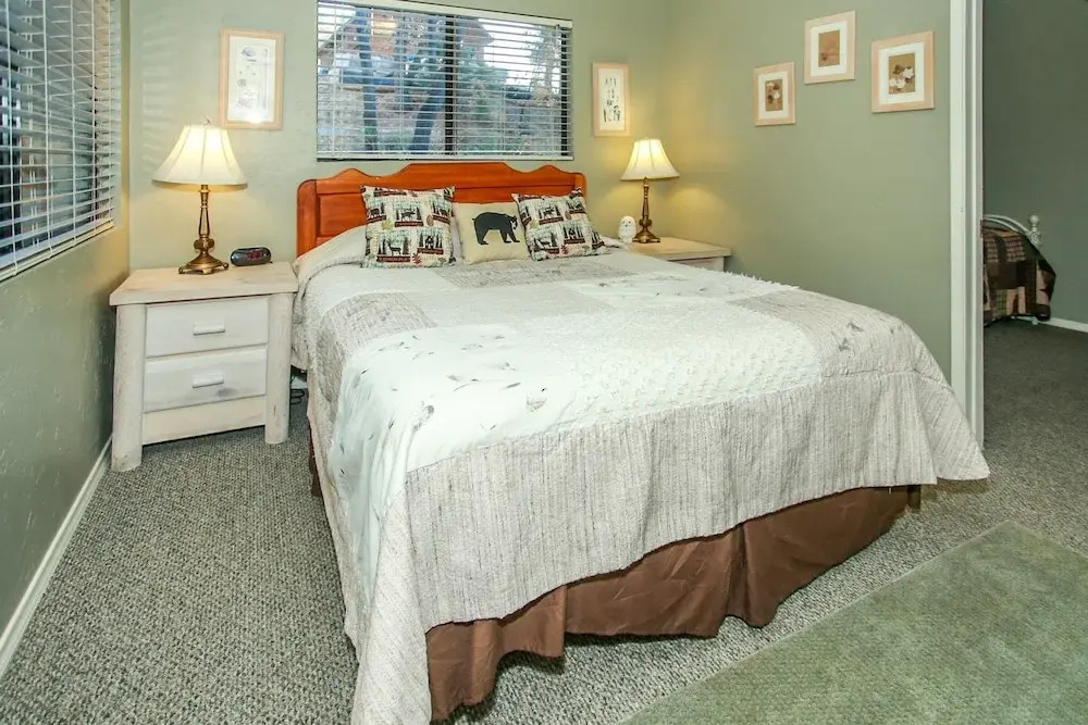 Acorn Cottage - Super Cute Cozy Cabin In A Great Location. Walkable To The Village 2 Bedroom Home