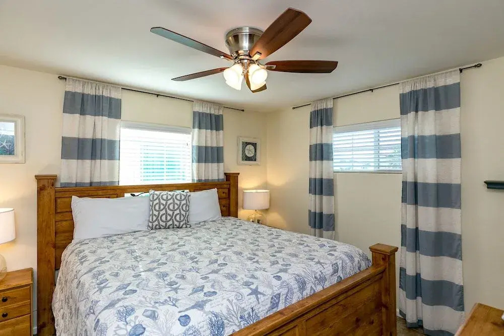ReelEm Inn 614 by RedAwning