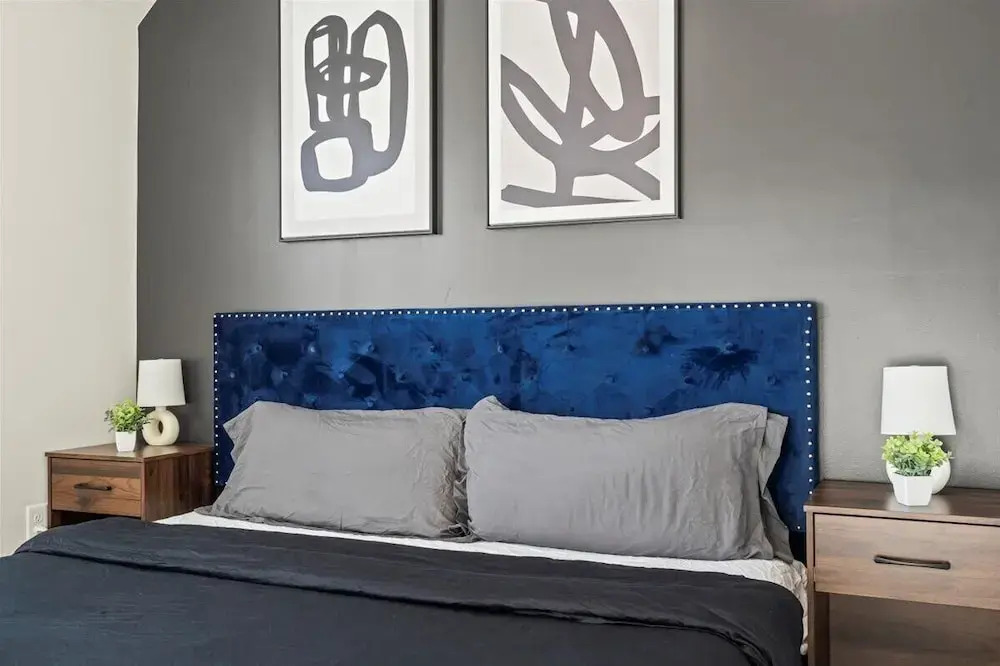 Luxe King 4BR Townhouse with Rooftop in Uptown CLT