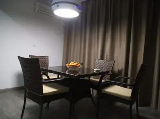 Qi Jia Yi