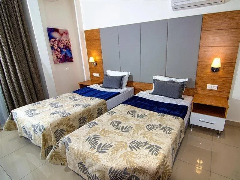 Crystal Towers Deluxe Apart