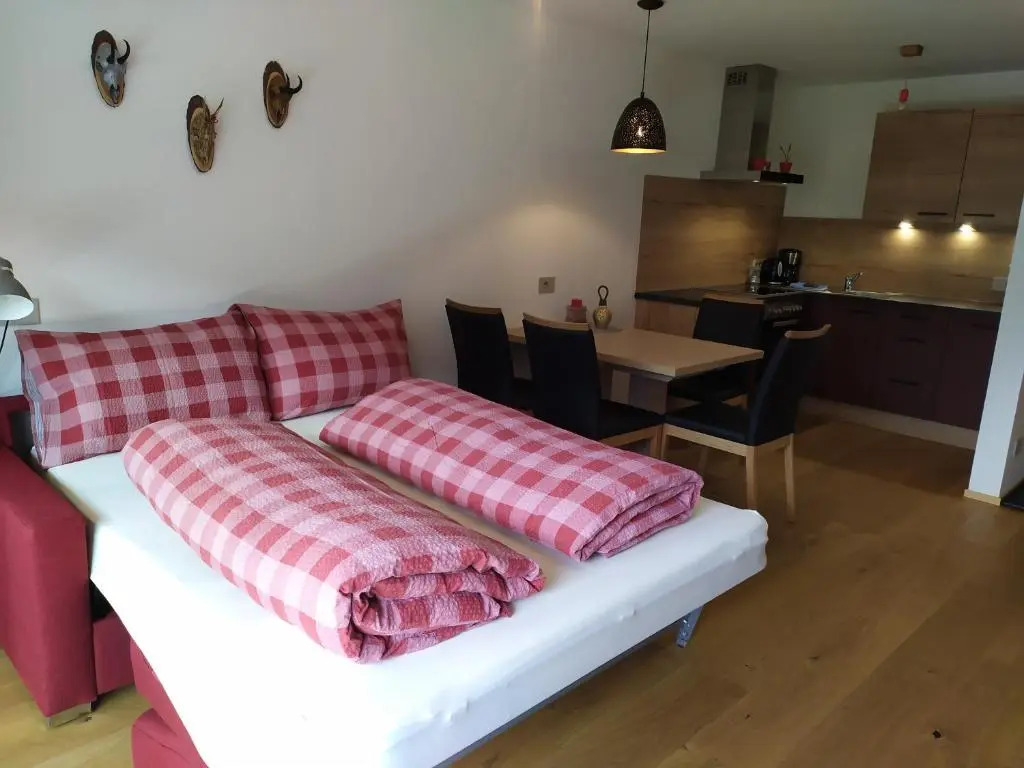Apartments Ban Guggugg