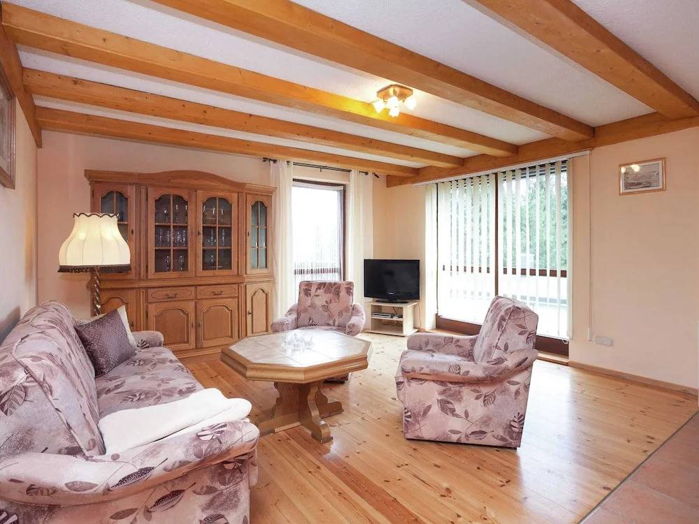 Quaint Holiday Home in Güntersberge near Lake