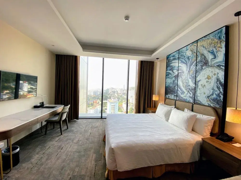 Muong Thanh Luxury Ha Long Centre Hotel