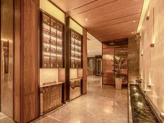 Crystal Hotel Shanghai The Bund Jinling East Road