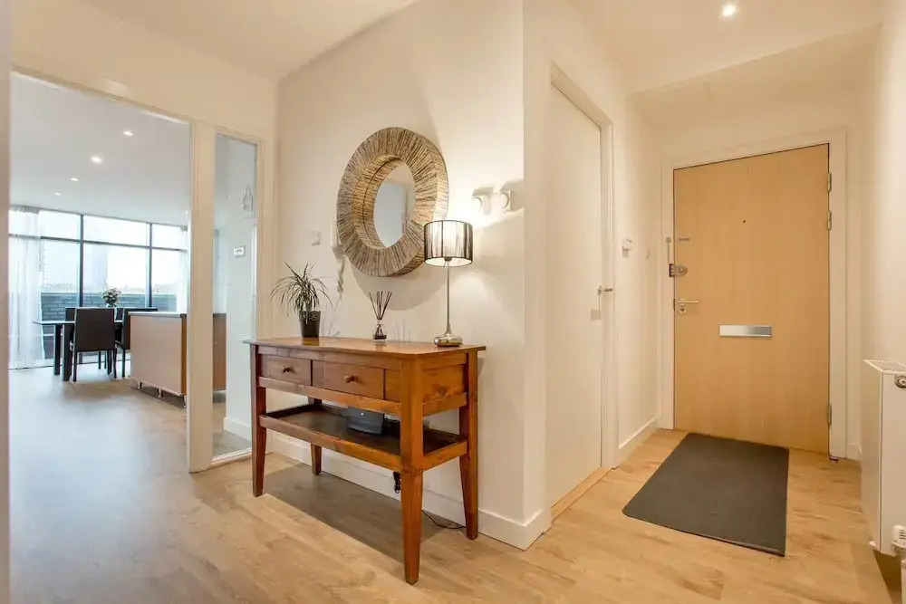 Bright Riverside Apt. w/ Terrace