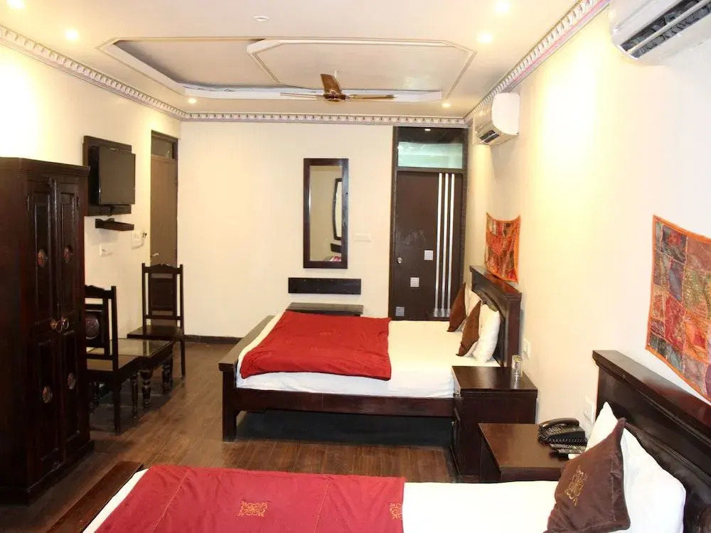 Hotel Surya Garh