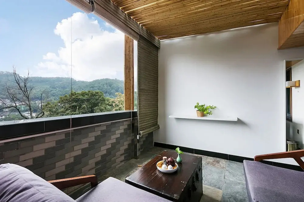 Hangzhou PuYu Travelling with Hotel