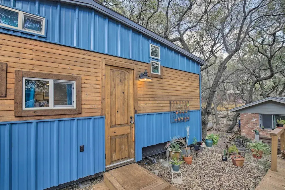 Unique Stay: 'tiny Everest' San Antonio Home!