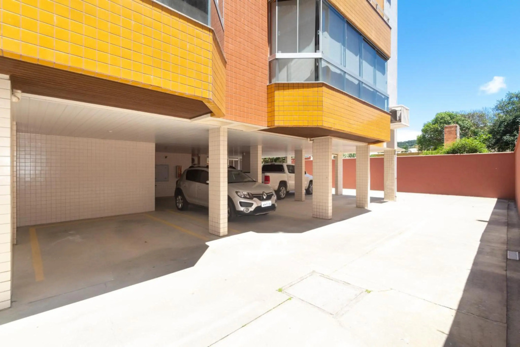 Apartamento a 150 metros da Praia de Mariscal.