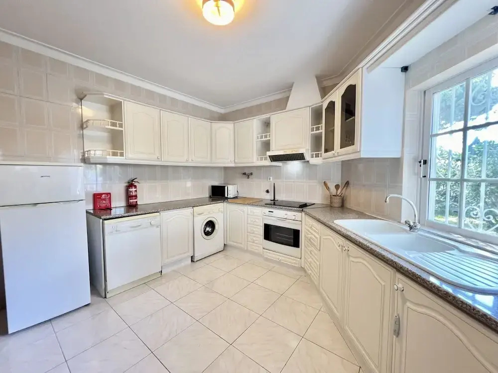 Vilamoura White House Villa With Pool by Homing