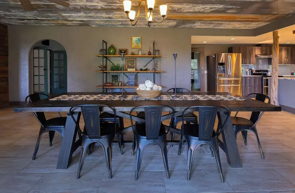 Willie's Hill Country Hideaway - Stay for 8 With Hot Tub & Fire Pit