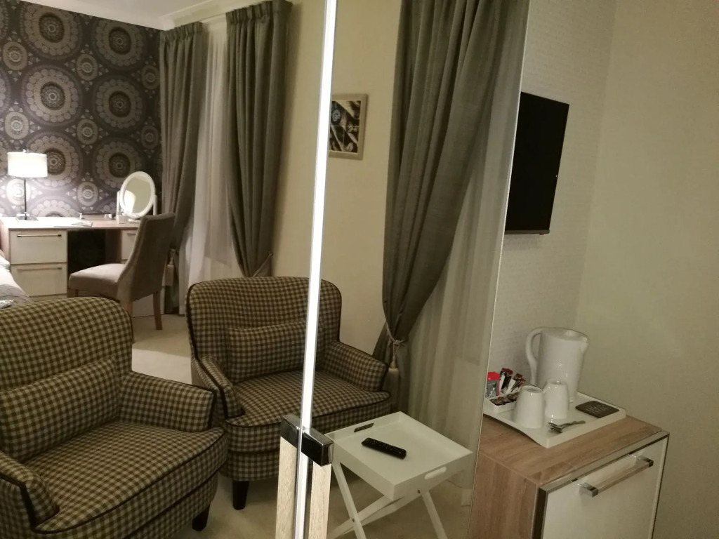Devon Court Hotel