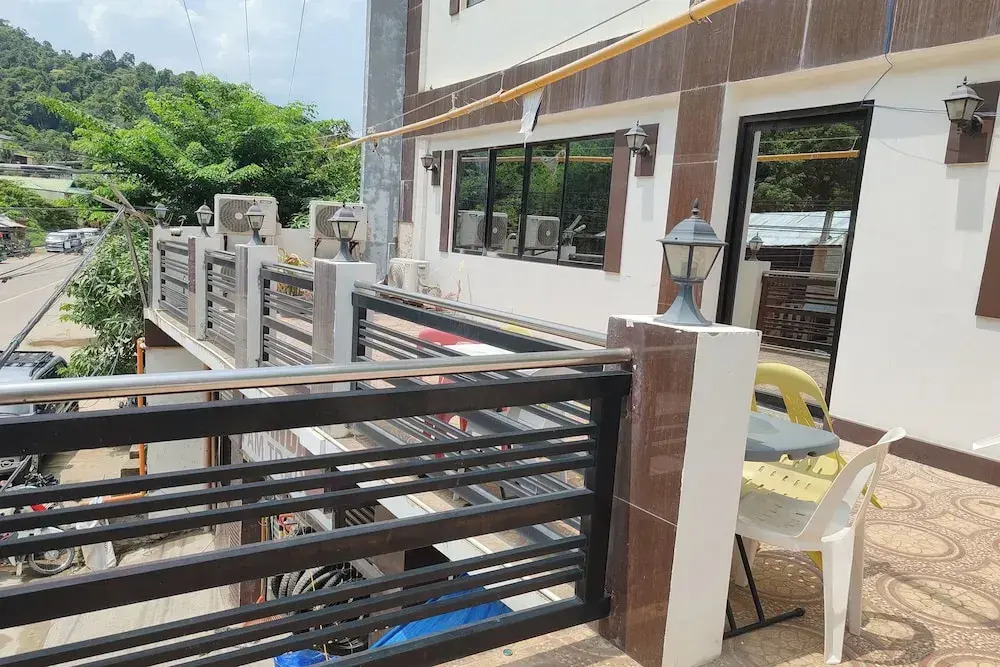 Jaces Travellers Inn El Nido near Corong Corong Beach